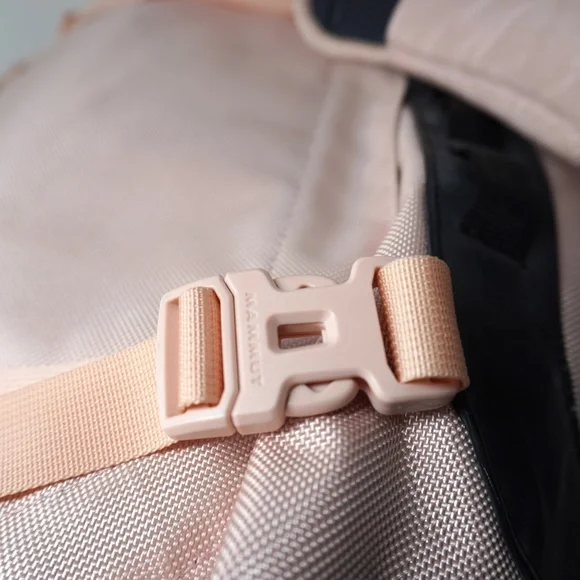 Mammut Cargon 60L Pink Travel Duffel Bag - Picture 6 of 10